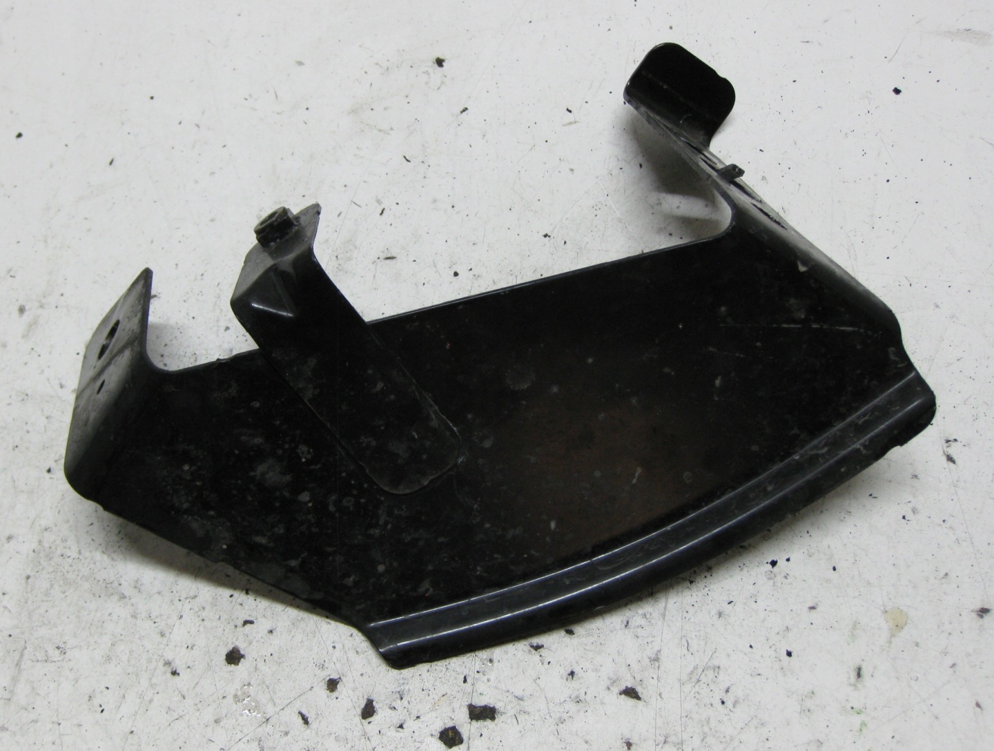 RENAULT MASTER III left holder of a bumper front 764216334R