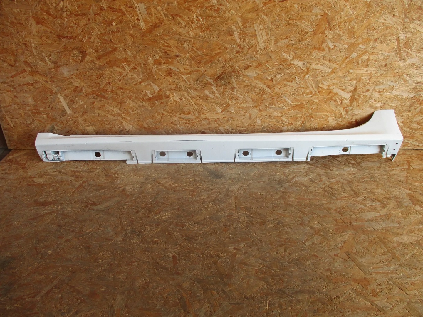 moulding threshold left TOYOTA YARIS IV