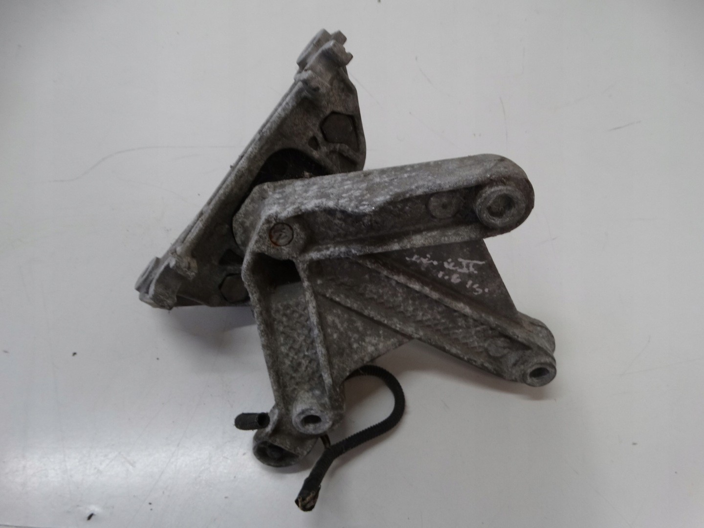 holder gearbox mounting RENAULT MEGANE II 8200043084