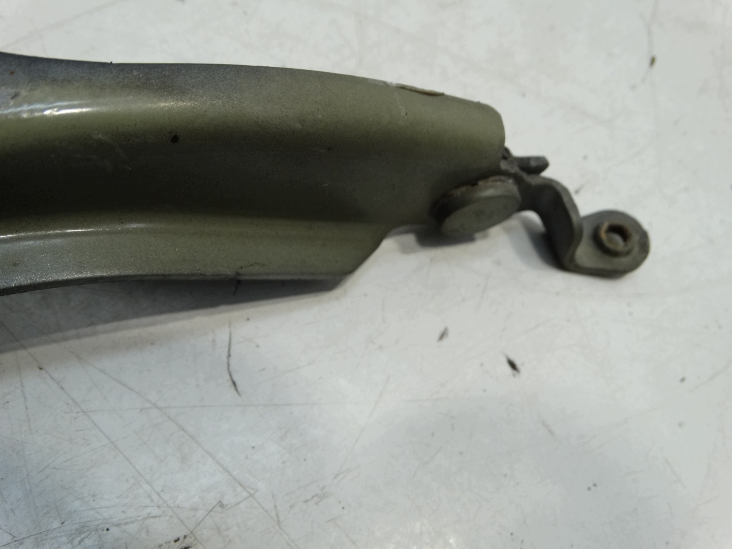 bonnet hinges left+right front CITROEN C4 CACTUS 9801113880,9801113980 KTPD