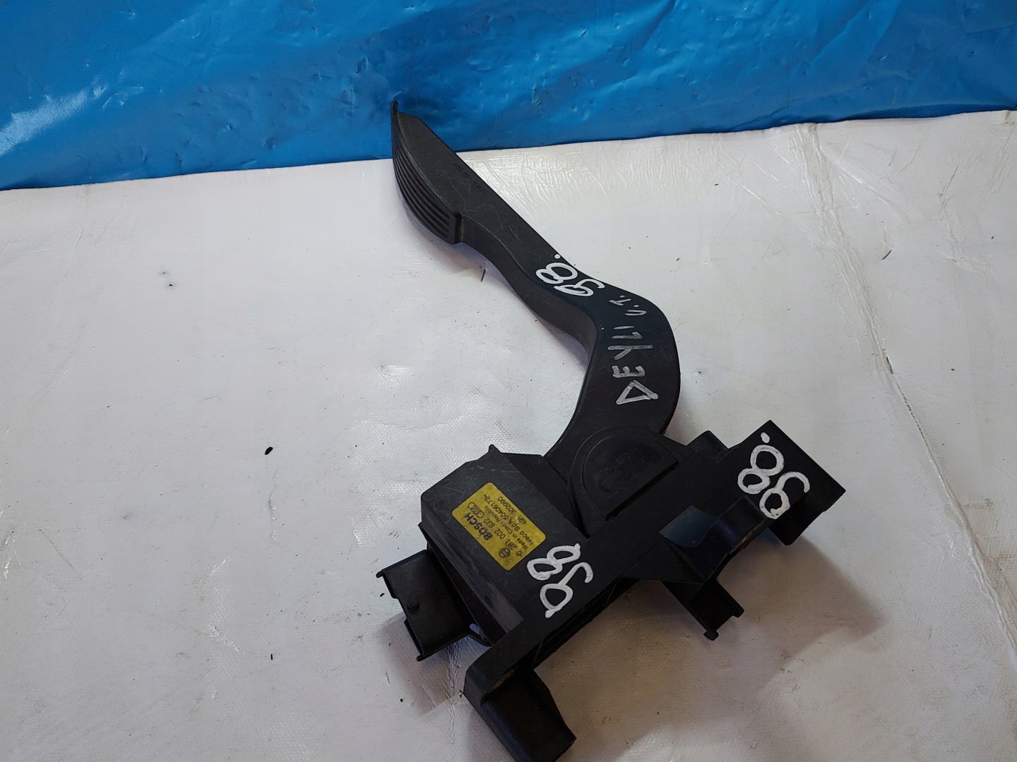 accelerator pedal IVECO DAILY 2.3 HPI 0281092632