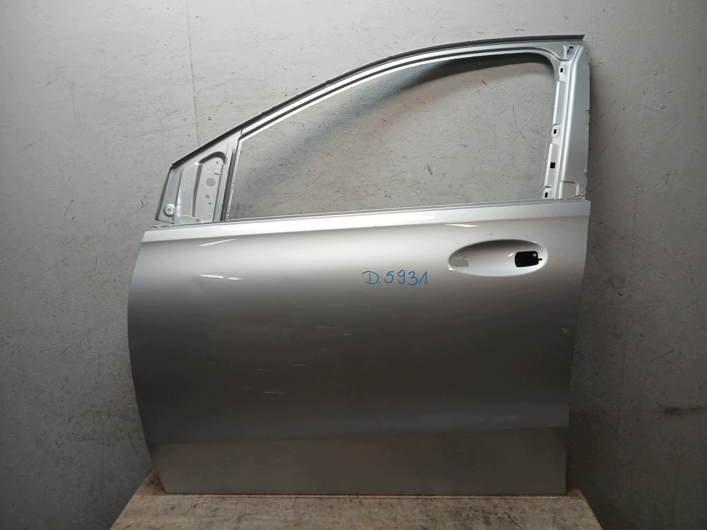 door front left MERCEDES B KLASA W247 A247