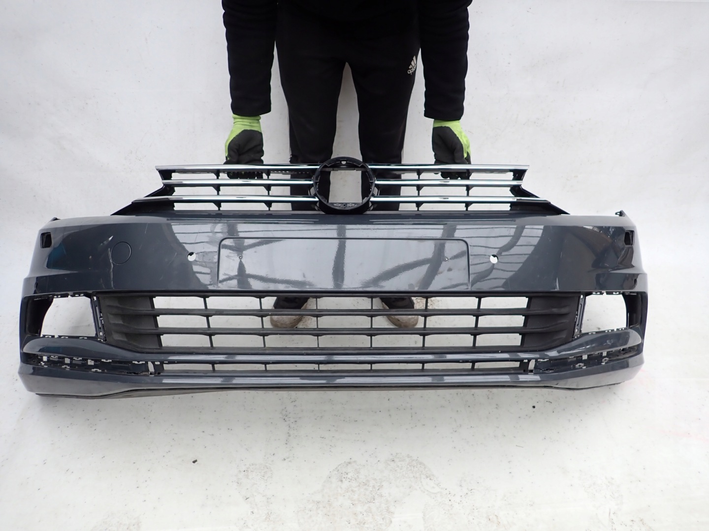 VW TOURAN II 2 5TA 15-> bumper front washer 4XPDC