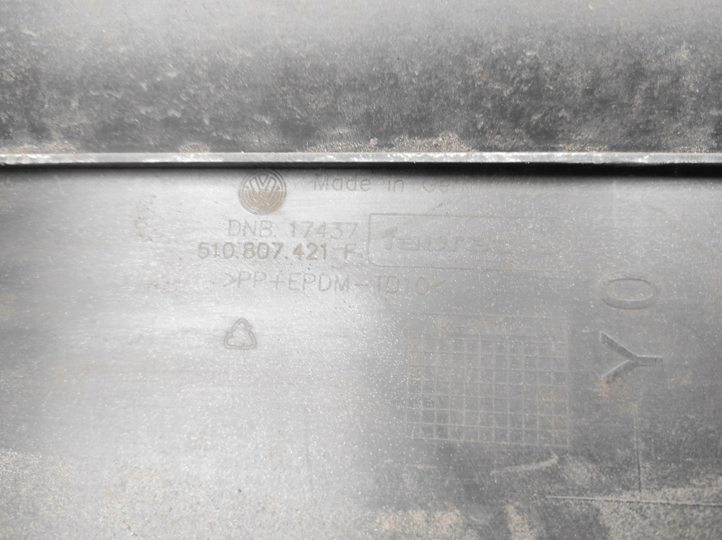 nárazník záď VW GOLF VII 510807421F