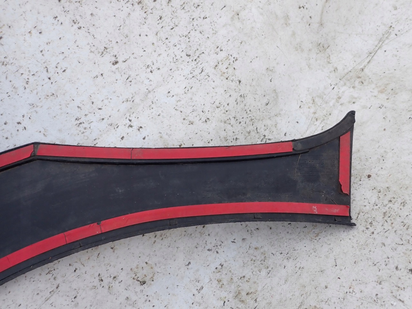 TOYOTA URBAN CRUISER 08-14 moulding right front