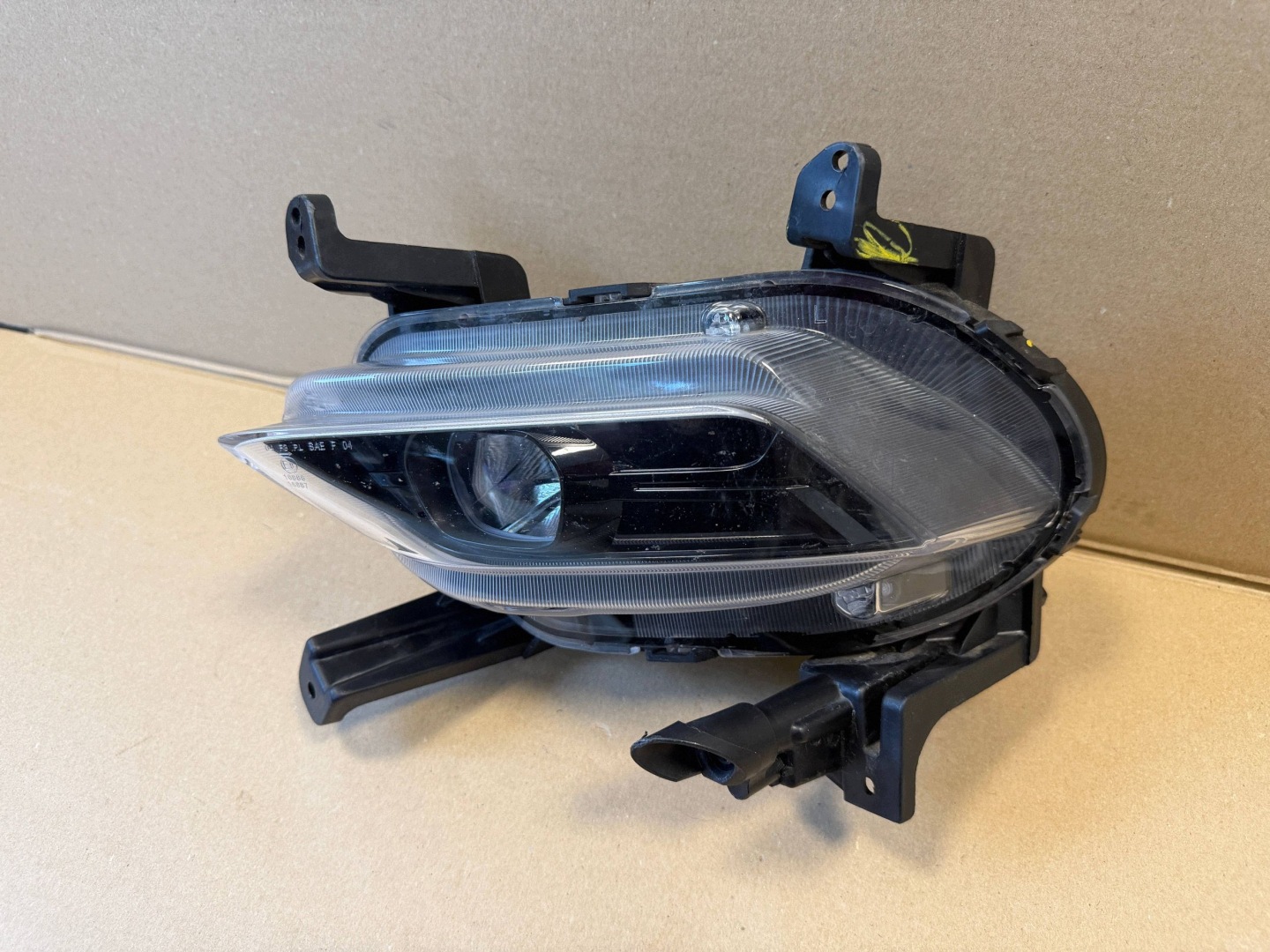 HYUNDAI SANTA FE IV 4 fog light front left front DRL LED E916886 92201S1100