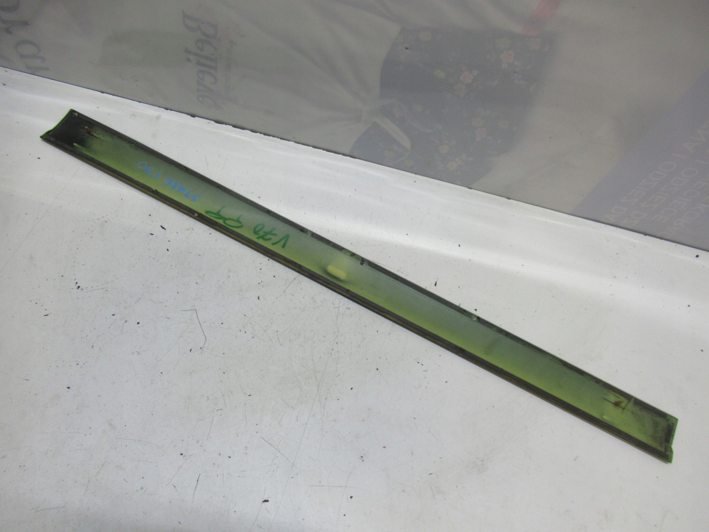 VOLVO V70 moulding door right front 9151496