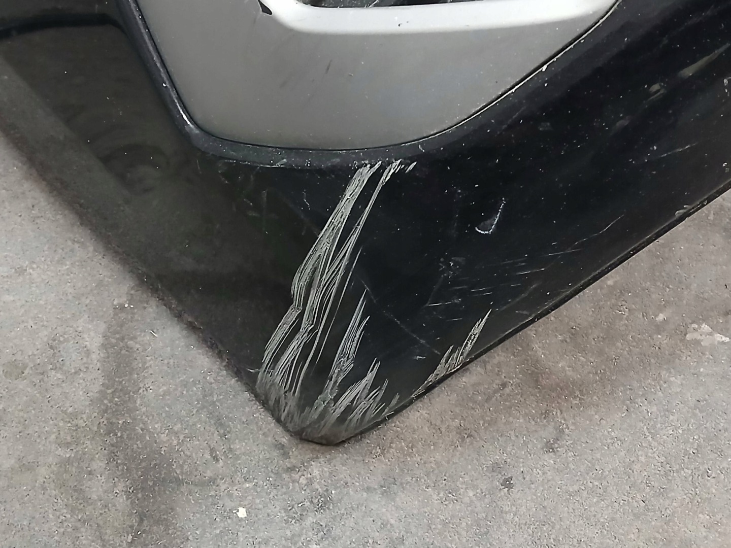 nárazník předek AUDI A3 8Y