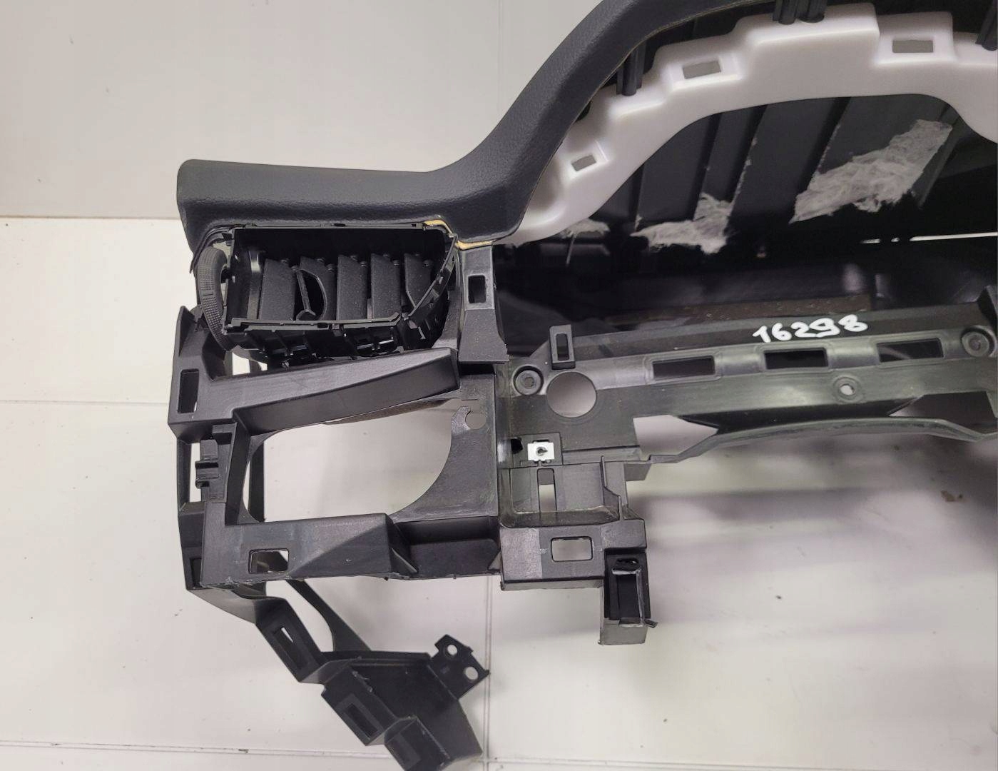 dashboard instrument panel console Nissan X-Trail T32 2018 682004CC0A