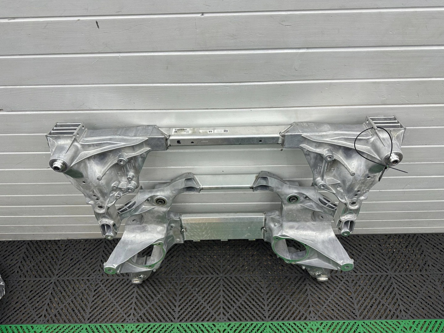axle beam front BMW 7 G70 8869235