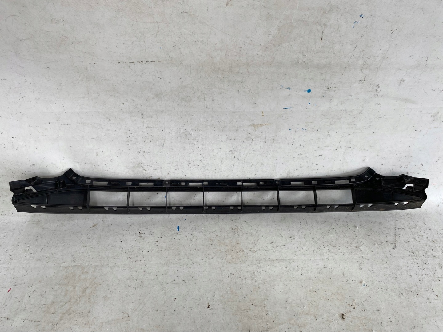 AUDI A7 C8 19-24 grid central of a bumper front 4K8807683