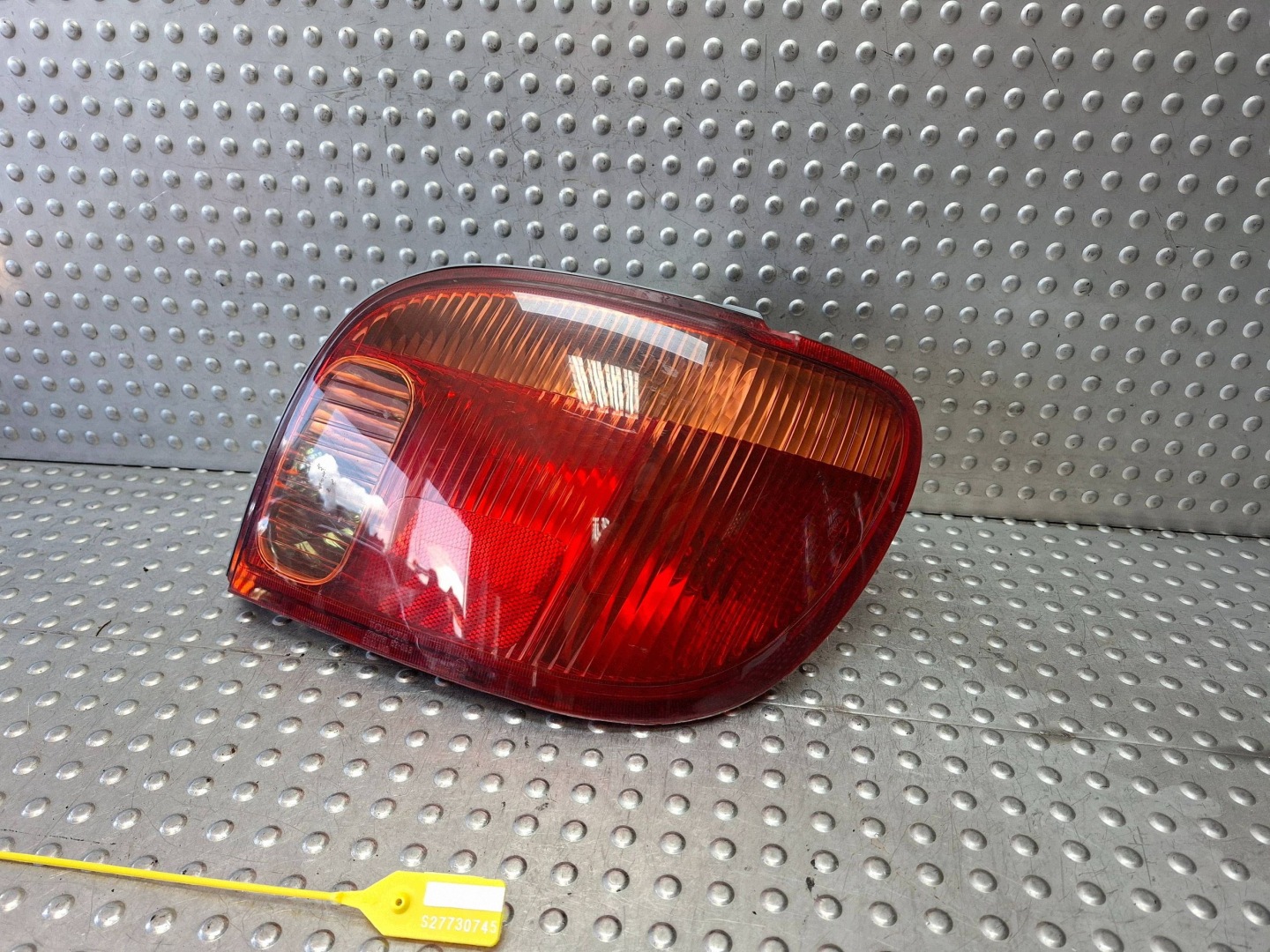 light rear part left TOYOTA YARIS and LIFT 03-06 EU