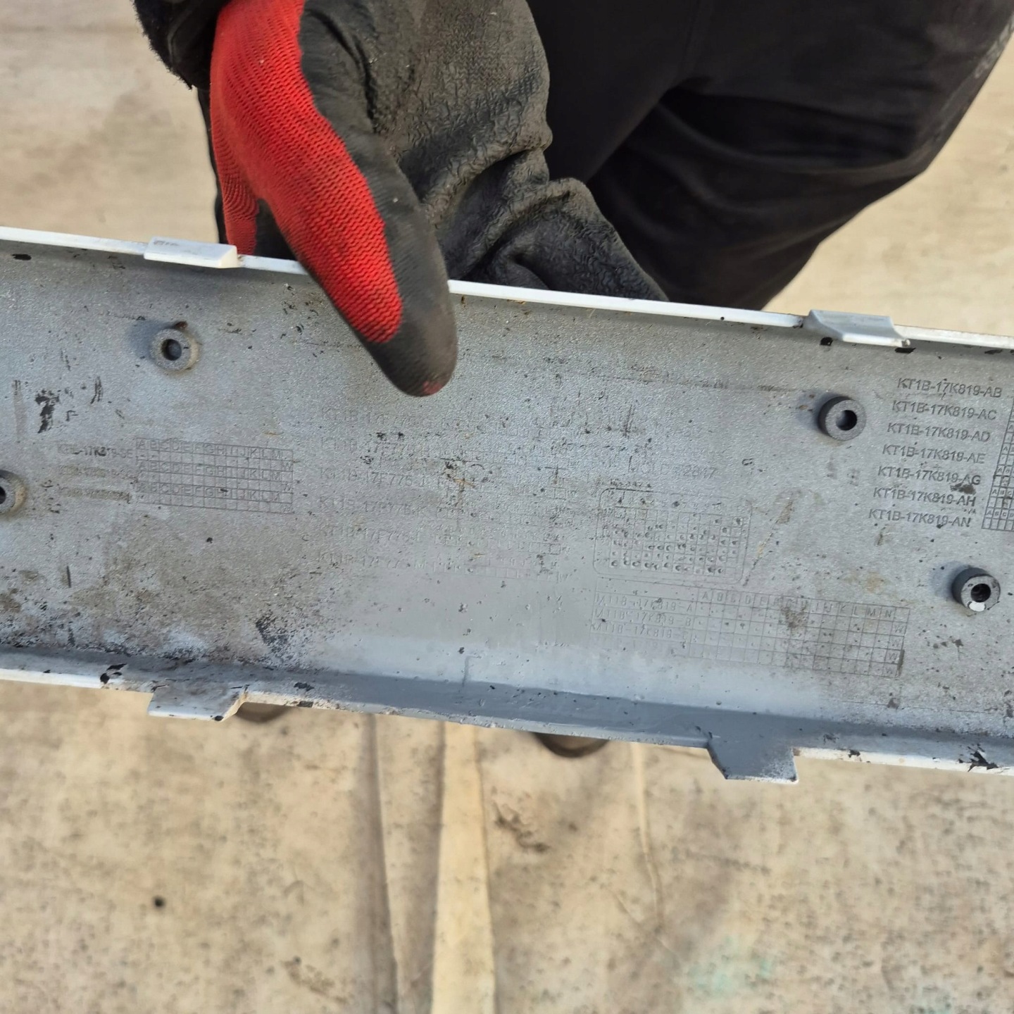 FORD TRANSIT CONNECT LIFT nárazník předek přední