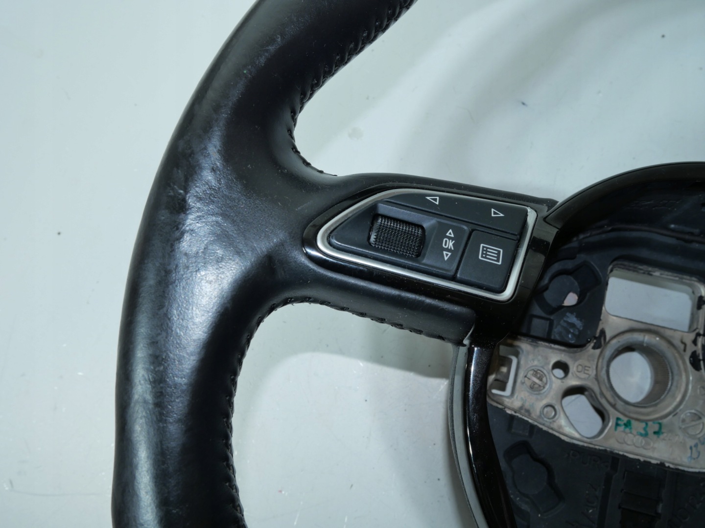 AUDI Q3 8U lenkrad TROJRAMIENNA 8U0124B