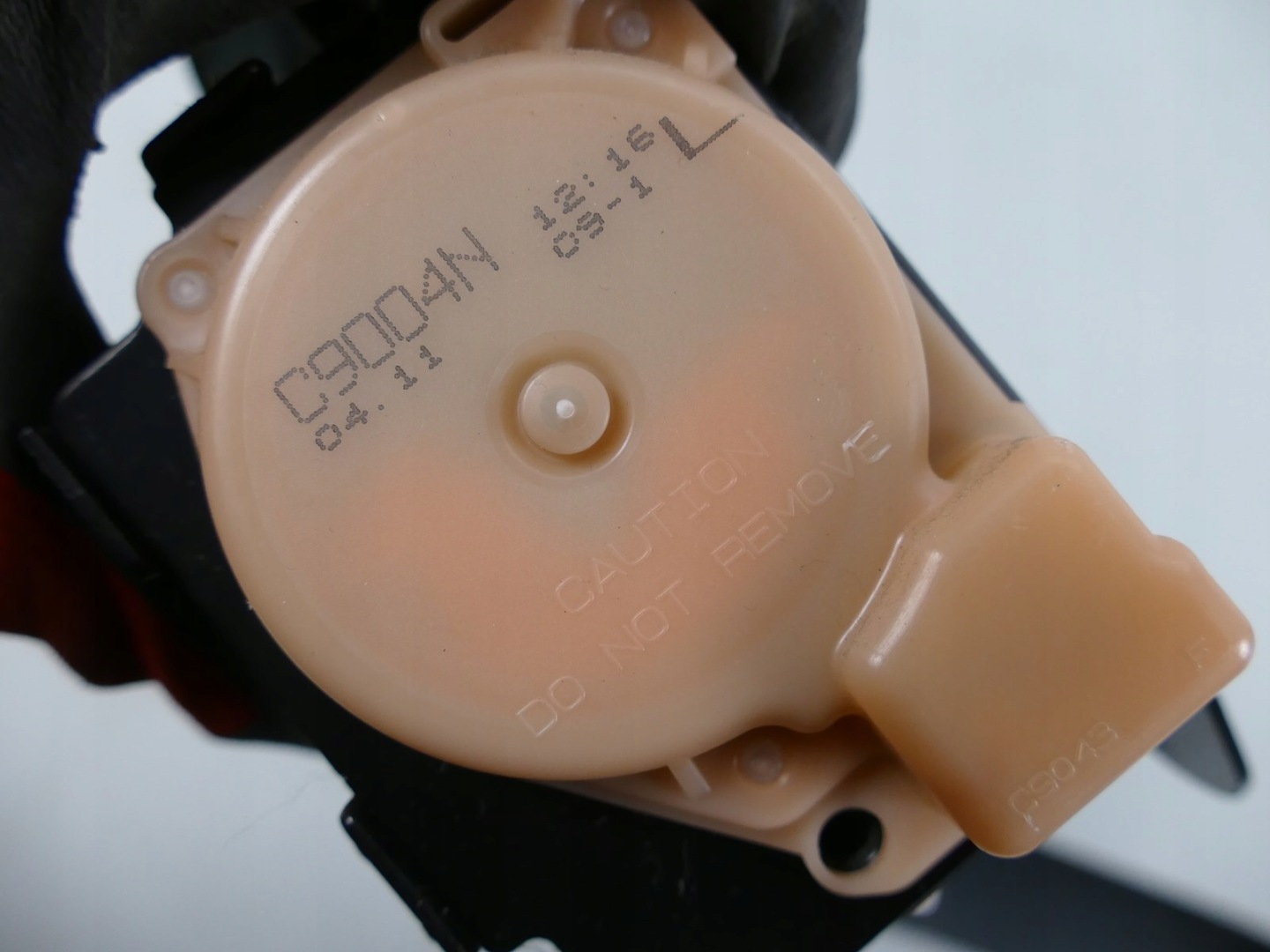 MITSUBISHI OUTLANDER and tension belt safety left front