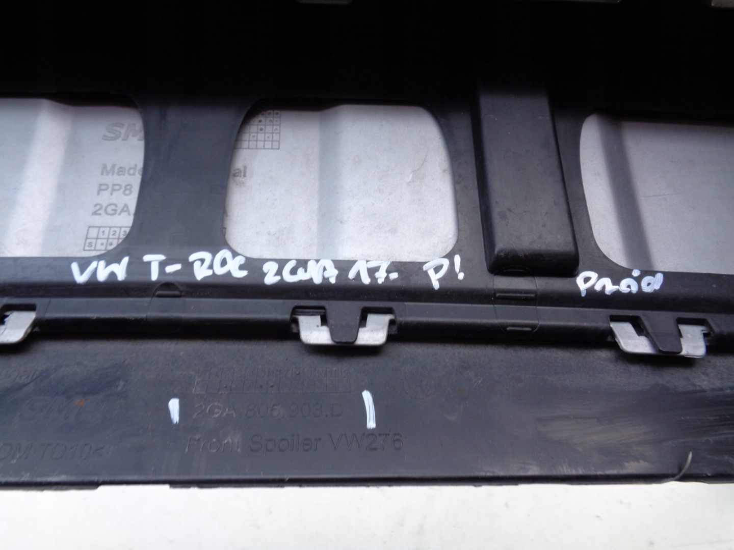 accessories of a bumper front spoiler VW T-ROC 2GA 17
