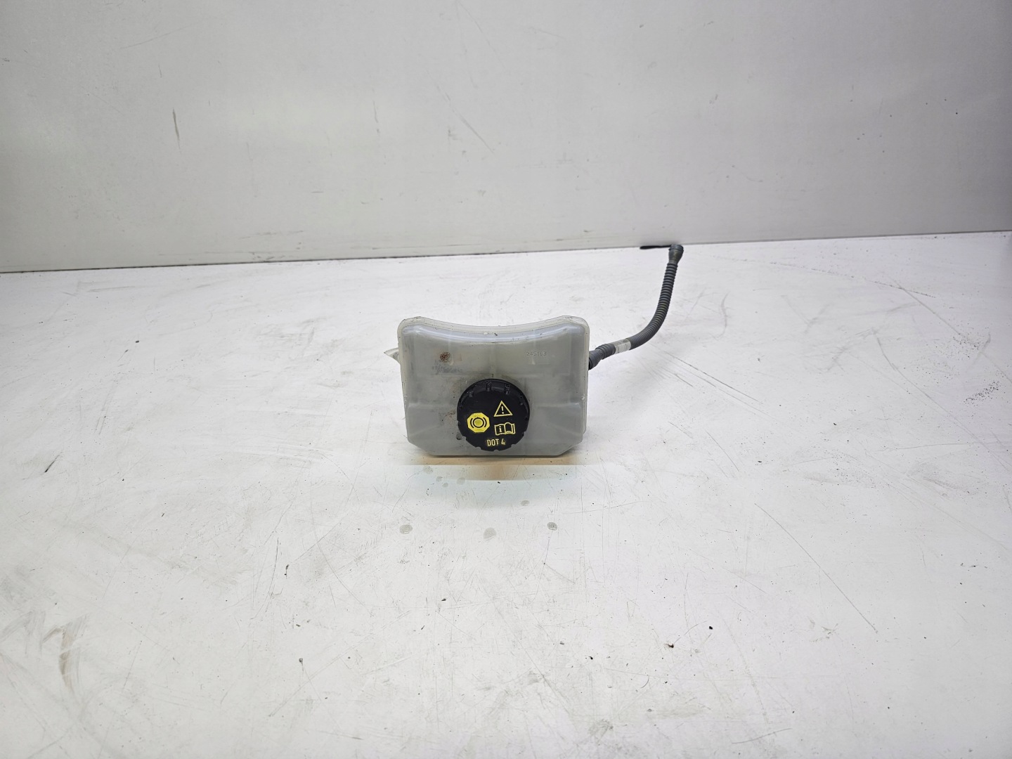 Behälter des Gasses Brems- AUDI Q7 A4 B9 A5 8W0611301