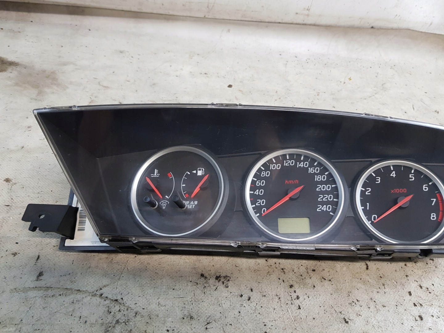 dials dials NISSAN PRIMERA P12 1.8B