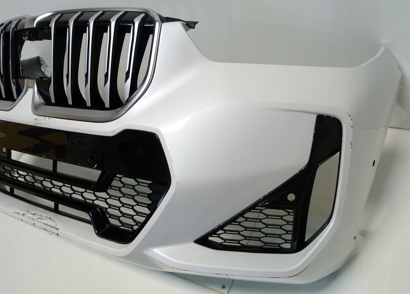 BMW X1 U11 m-packet 9881907 2022- below 6 PDC front bumper front
