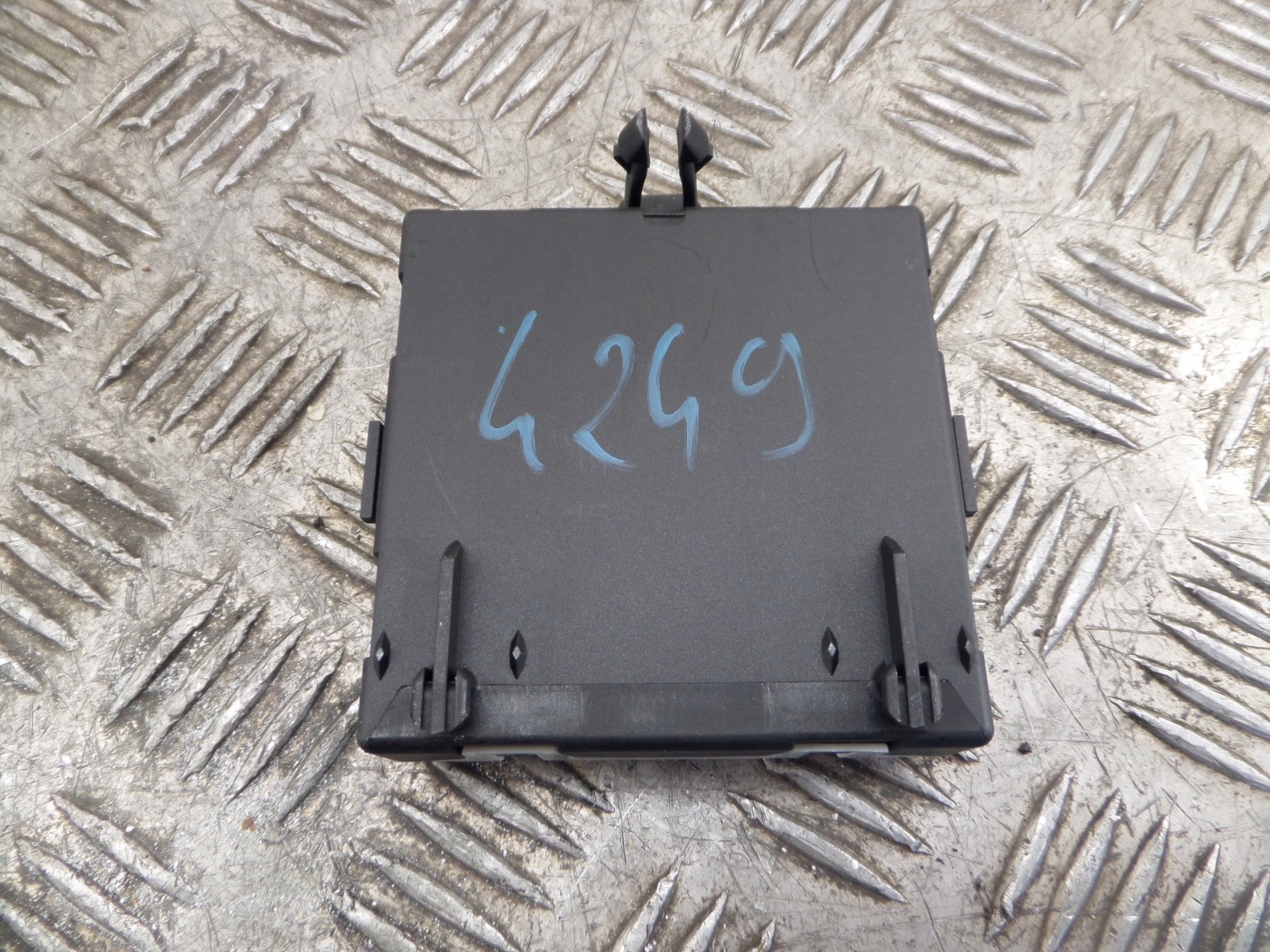MERCEDES C-KLASA W205 module control unit door rear right A2229002112
