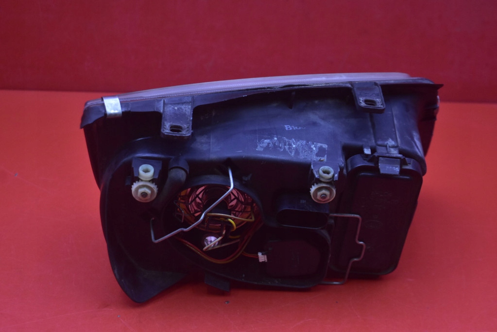 REFLEKTOR left light front EU 963597-00L VW BORA 98-05