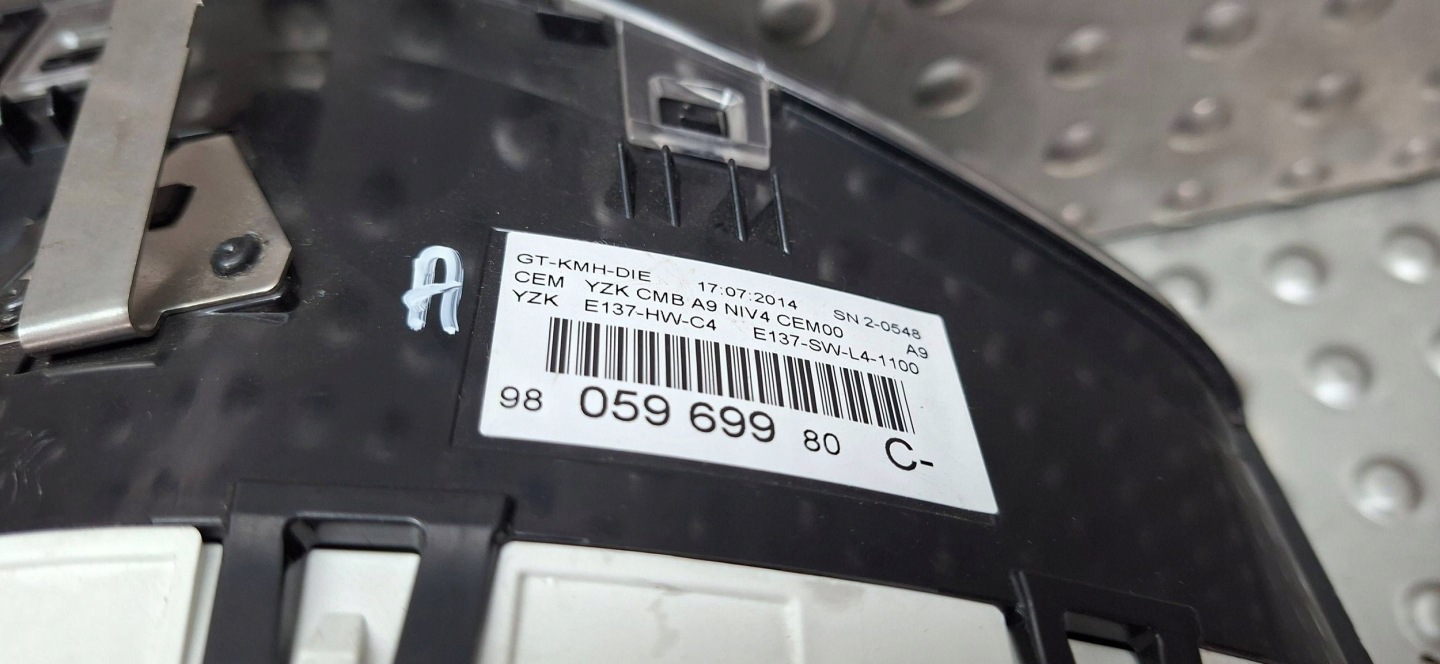 dials 9805976080 PEUGEOT 208 1.6 EHDI 2012
