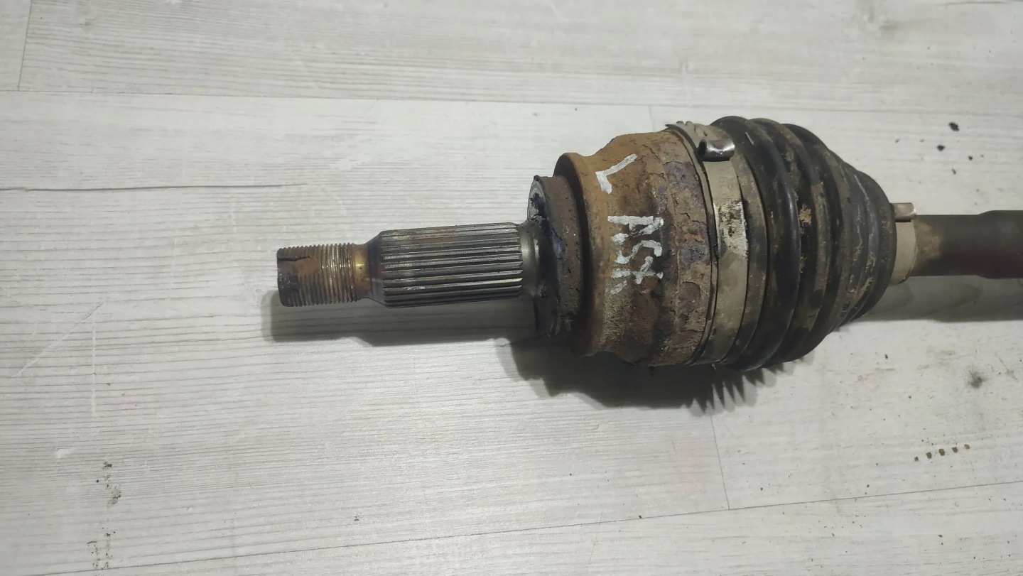 Mitsubishi ASX 18r. 1.6DiD front side left semi-axis