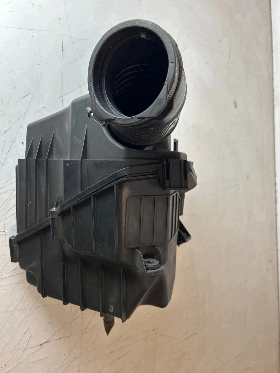 air filter housing Audi A8 D3 lift 6.0 W12