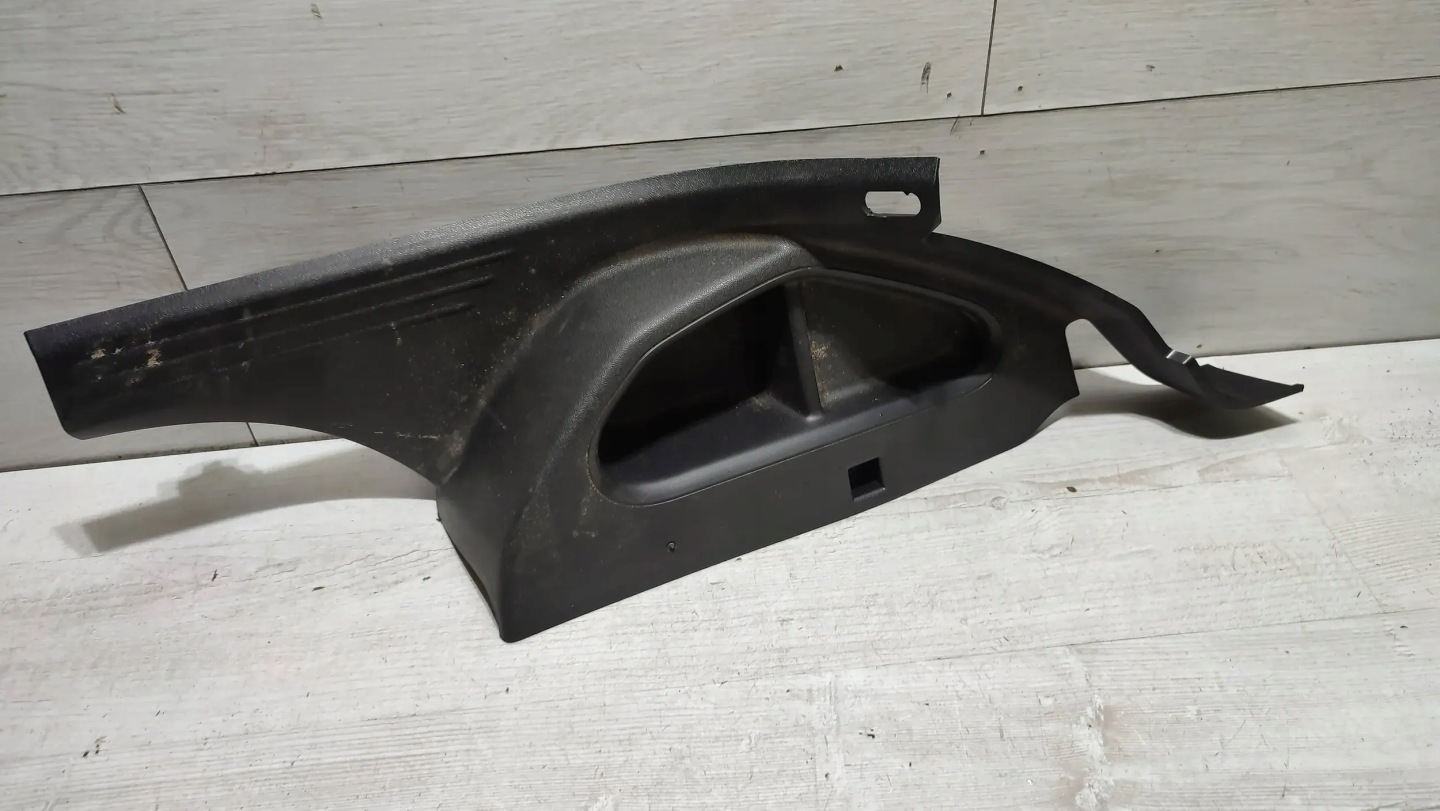 Volvo V40 II 2018r right side rear part mouldings threshold, caps