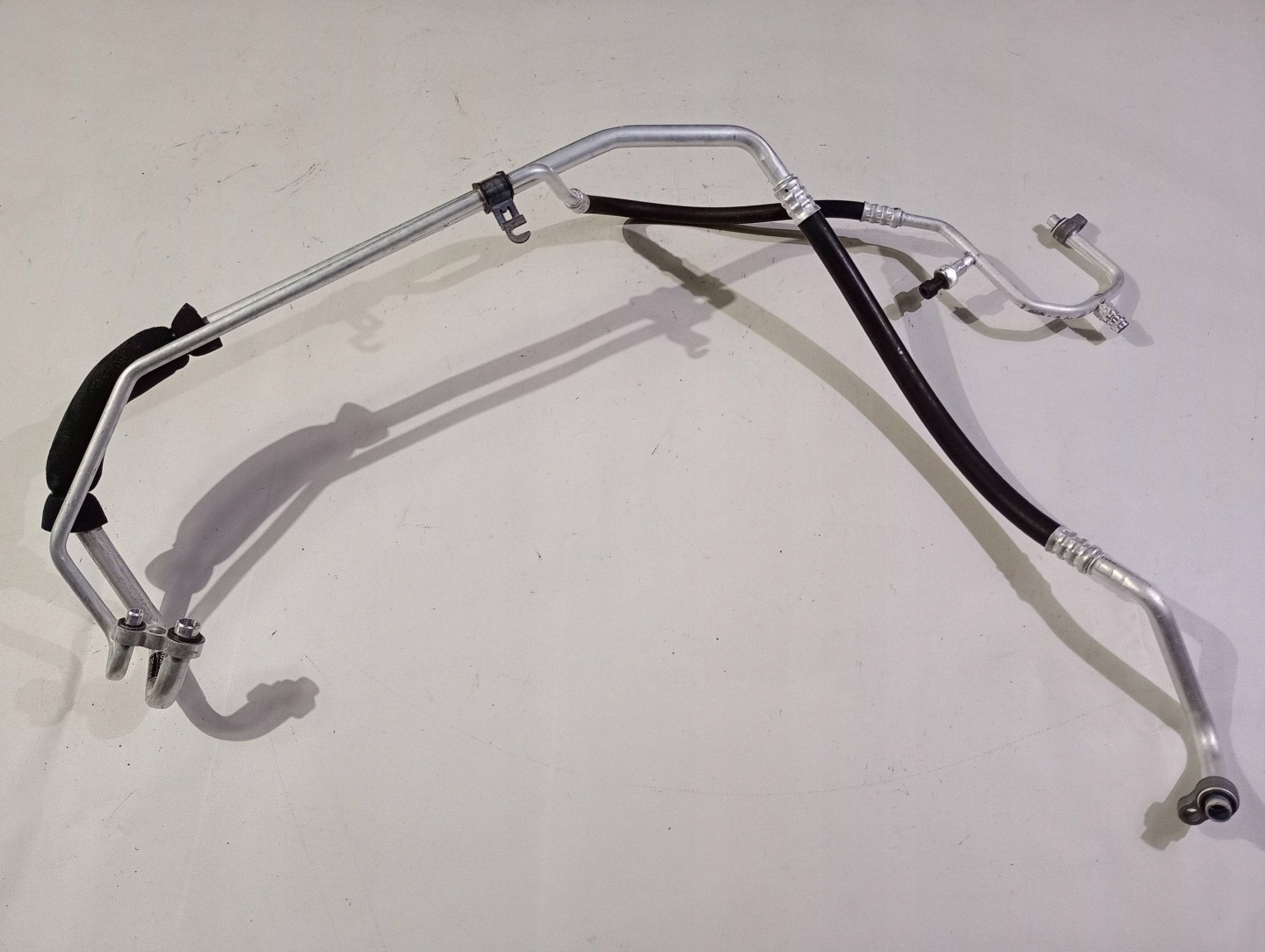 wiring hose hose of the air conditioning A/C Chevrolet Camaro SS 6.2 2009 - 2015