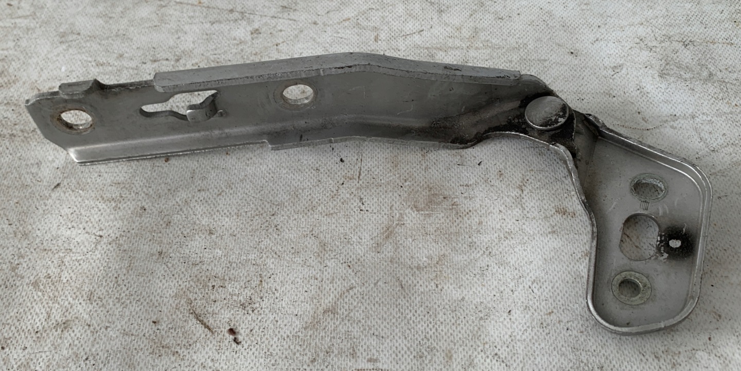 # hinge bonnets right + left AUDI A6 C6