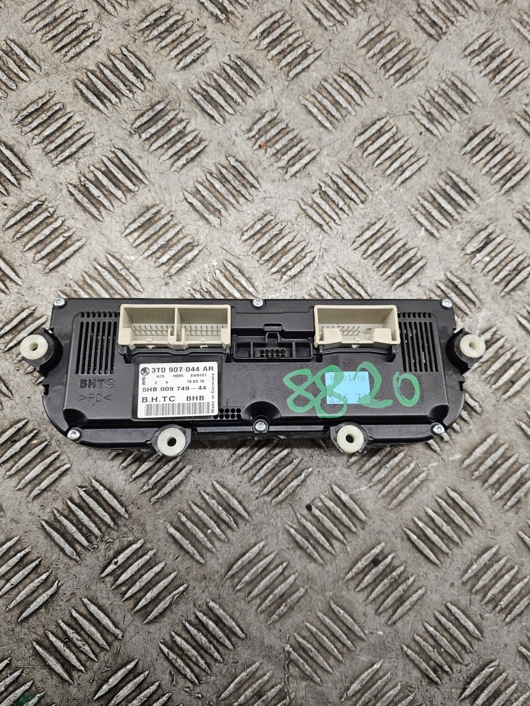 PANEL Bouches buses 3T0907044AR SKODA OCTAVIA 2 II