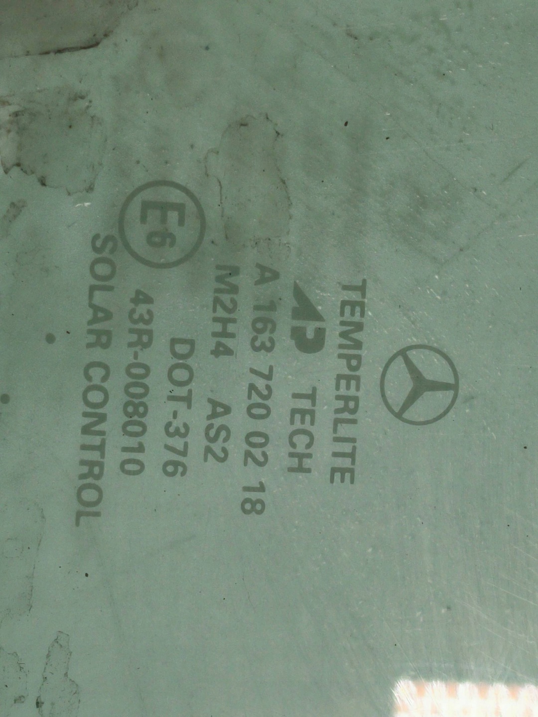 window right front A1637200218 MERCEDES-BENZ ML W163