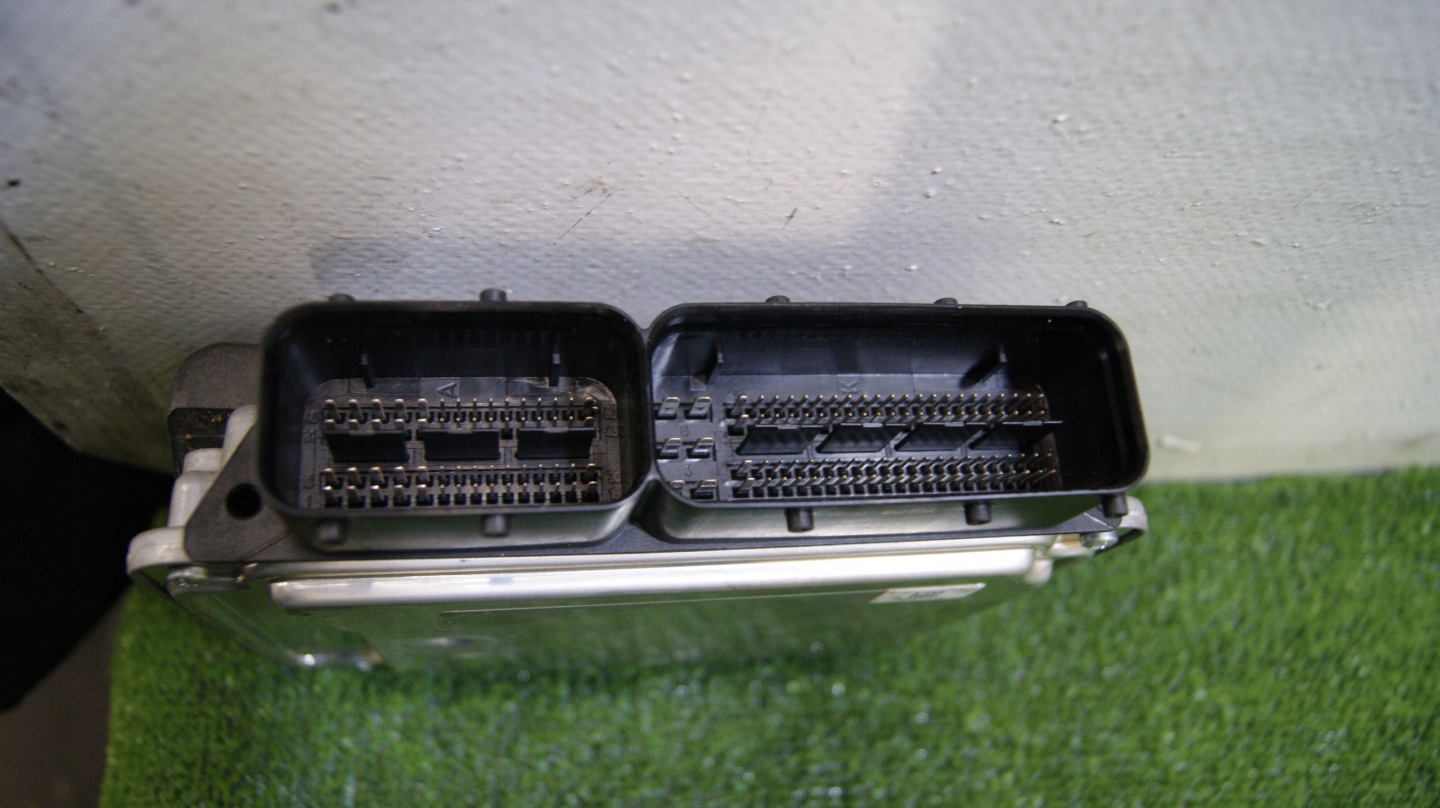 computer of the engine control unit AUDI A4 B8 03L906018JP 0281017372 2.0TDI