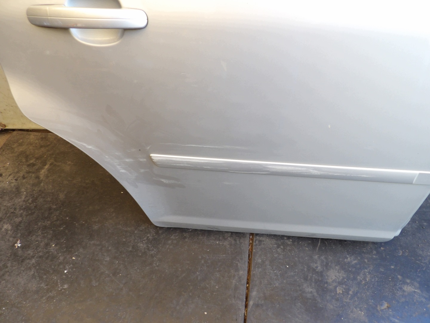 Ford C-max and 2,0 TDCI door rear. right 03