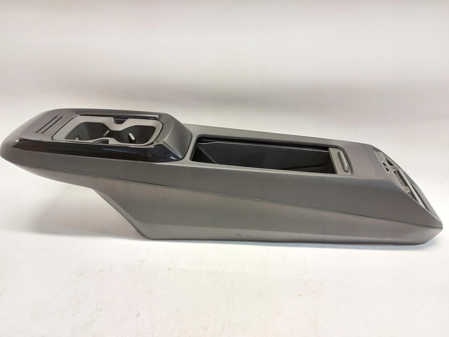 VW ID5 GTX 11E TUNEL central