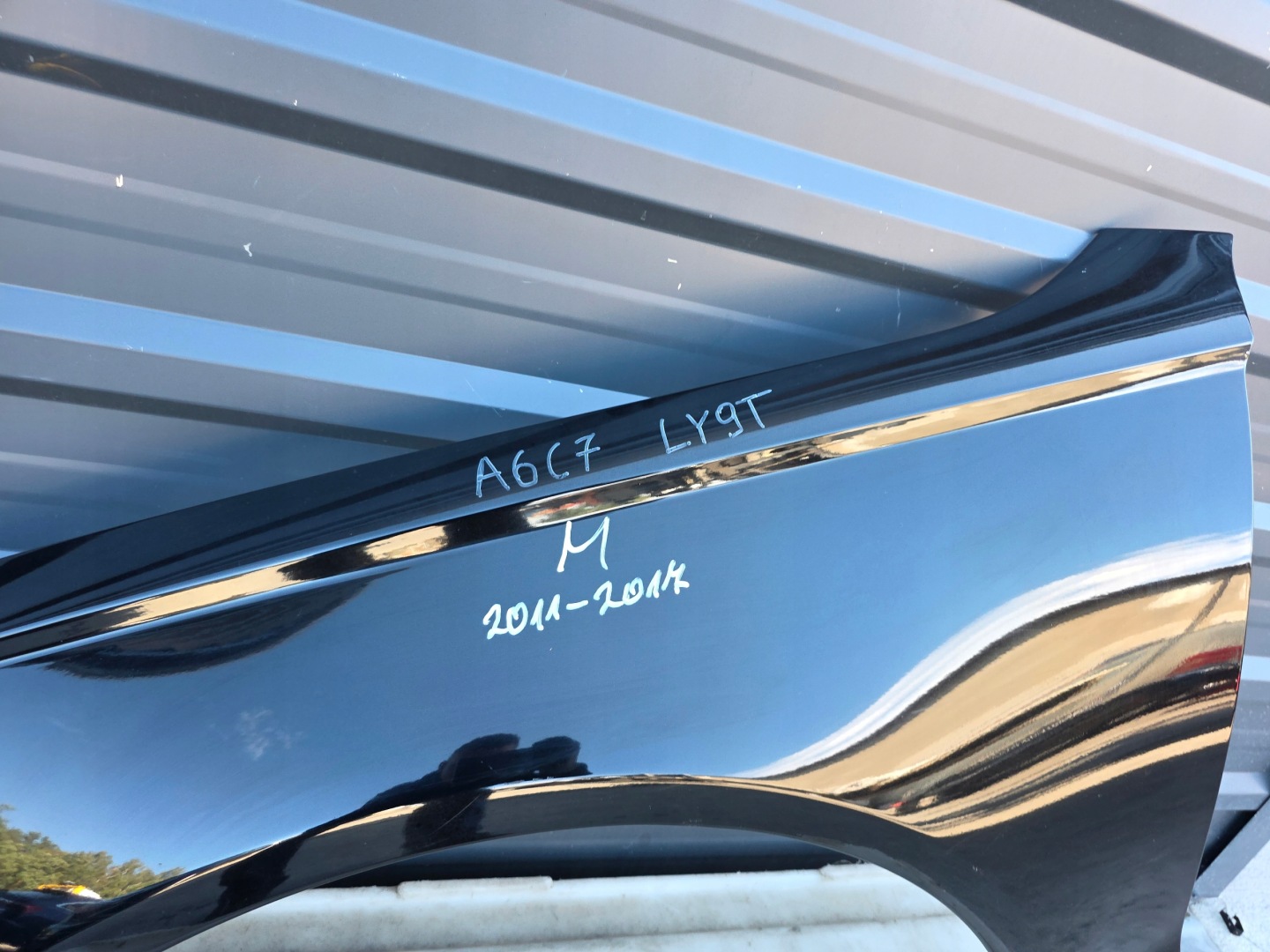 Kotflügel links vorne AUDI A6 C7 LY9T 2011-2017 !!!
