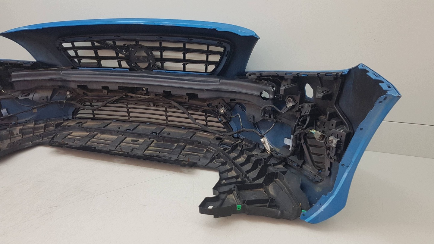 VOLVO V40 R-design 2012 - stoßstange vorne 31347085