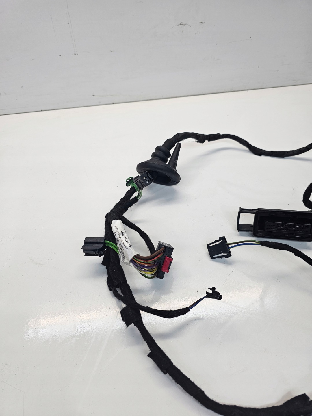 bundle door left front AUDI Q3 8U0971029AF