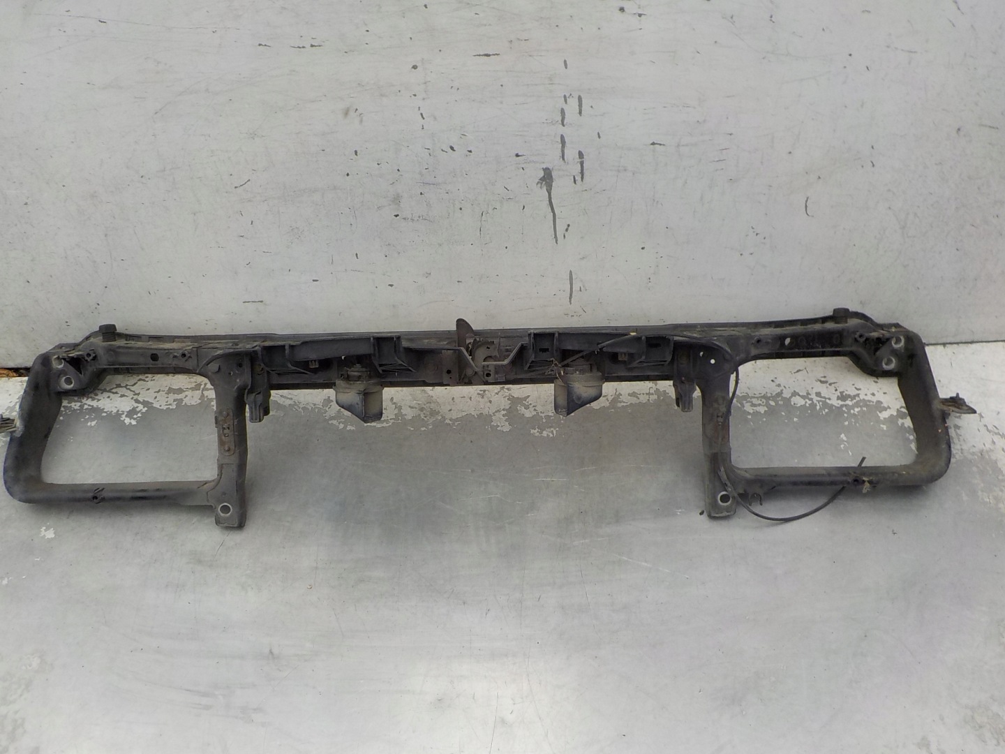551 CHRYSLER 300 C support panel for radiators sider
