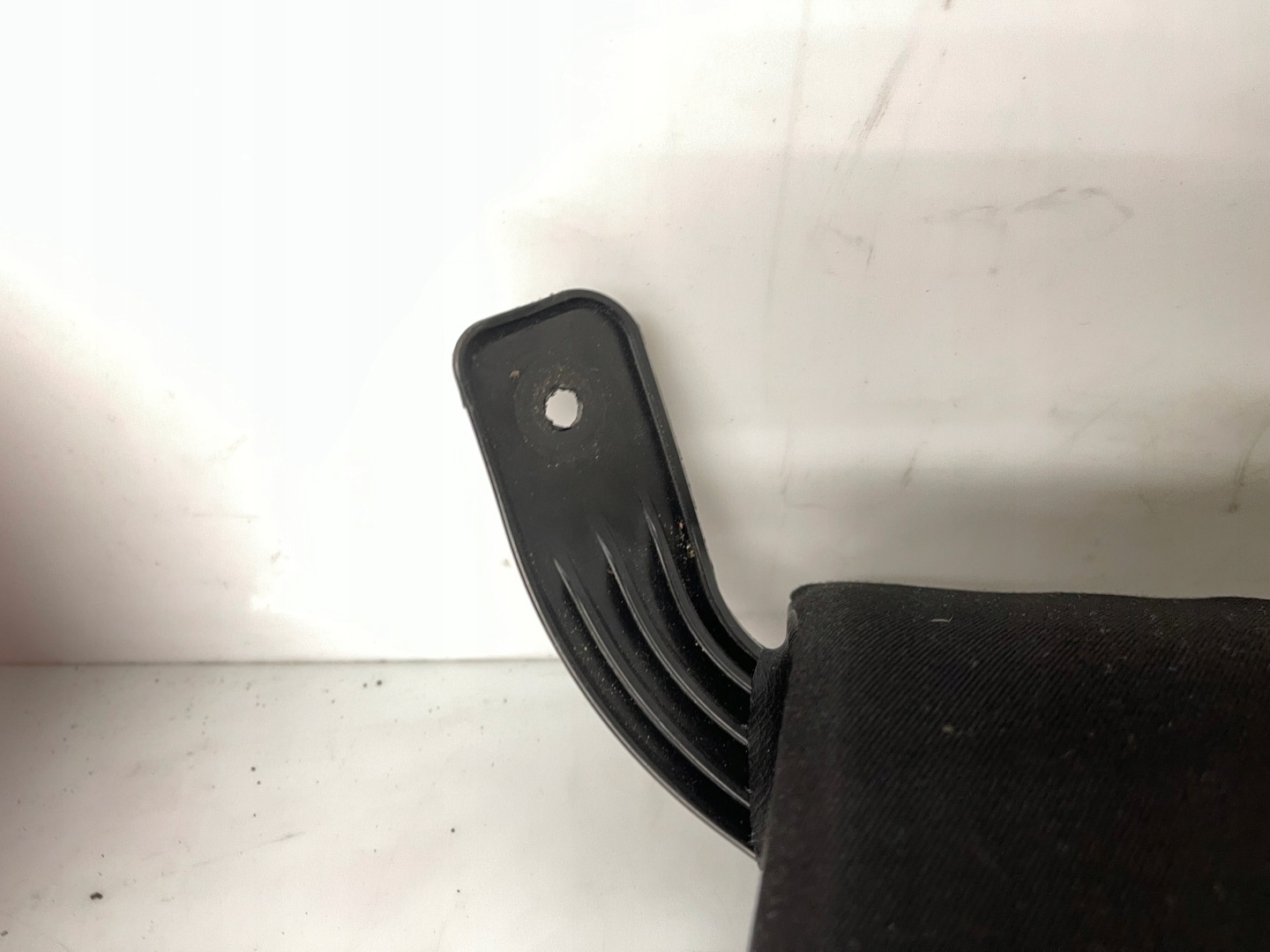 side KANAPY rear part left 3C0885701AK VW PASSAT B7 KOMBI