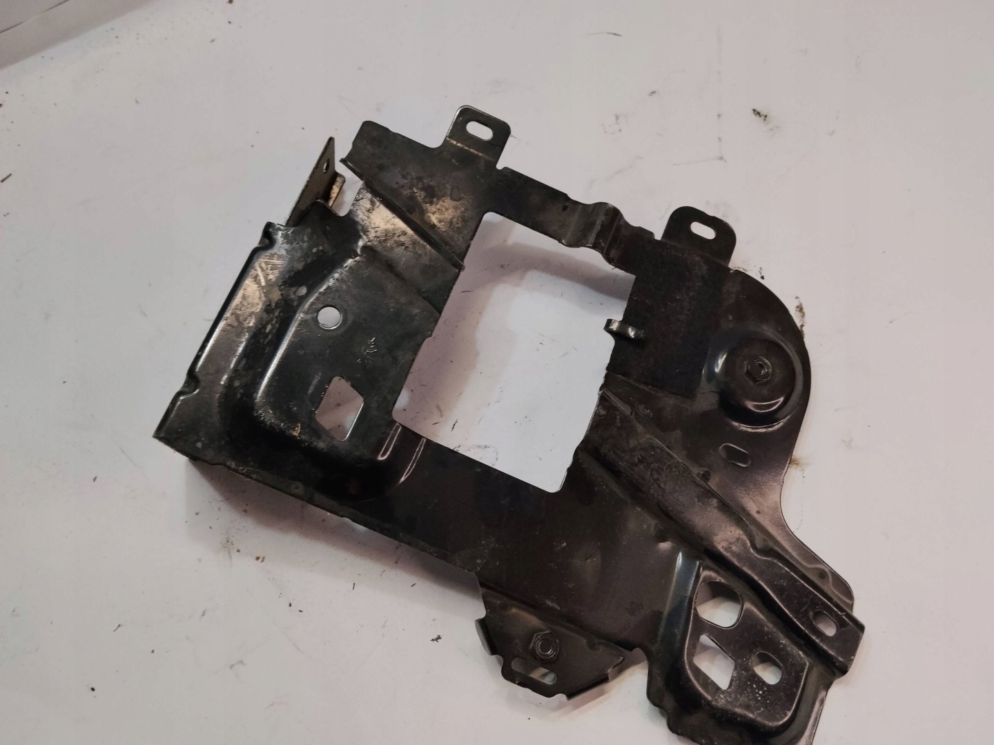 držač akumulatora Peugeot 9806487180