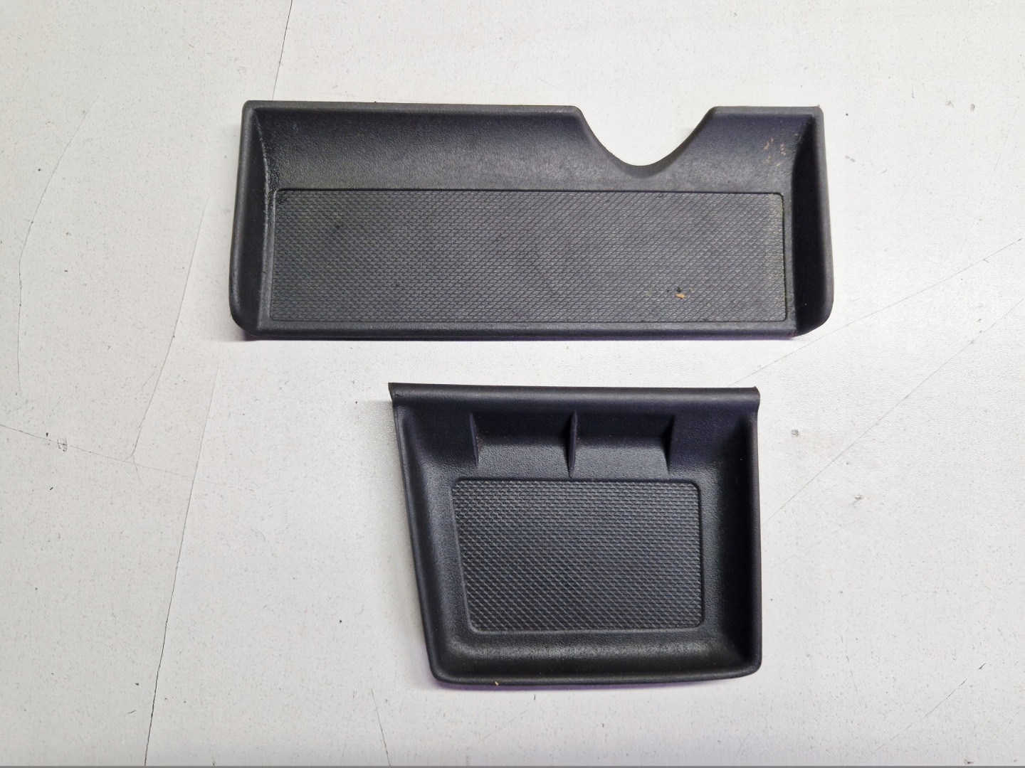 FORD FOCUS MK2 GUMA Blende Abdeckung Handschuhfach konsole 4M51-A044L06-AA 4M51-A044V01-ABW