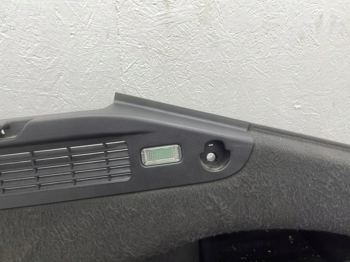 AUDI A7 4G boot upholstery right 4G8863992A