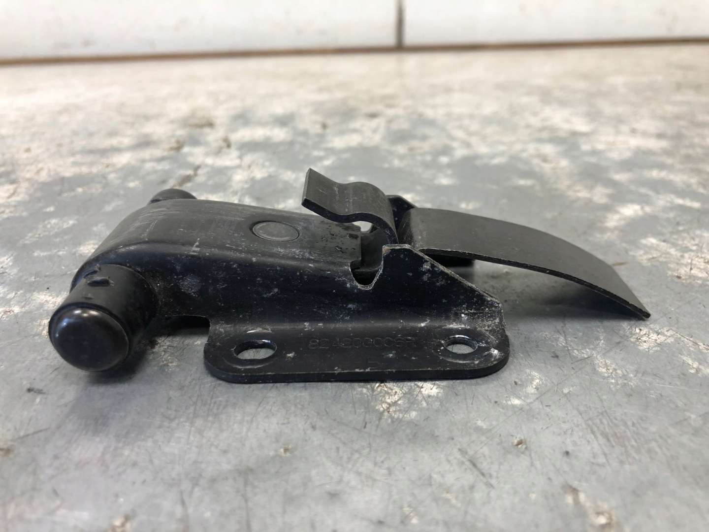limiter door rear part RENAULT MASTER III 824300006R