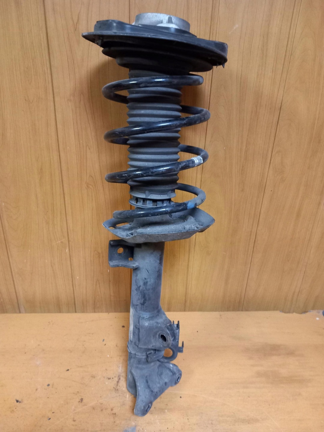 shock absorber front MERCEDES E-KLASA W212 A2123200613 09-16