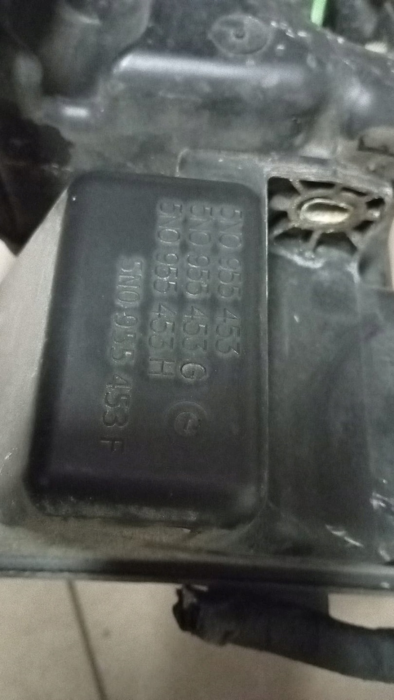 washer fluid tank VW SHARAN II 5N0955453G