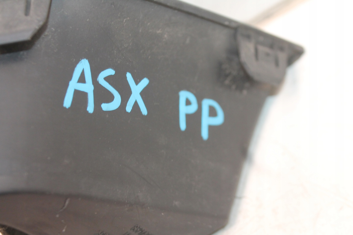 grid of a bumper cover right front 8321A718 MITSUBISHI ASX 10- 22