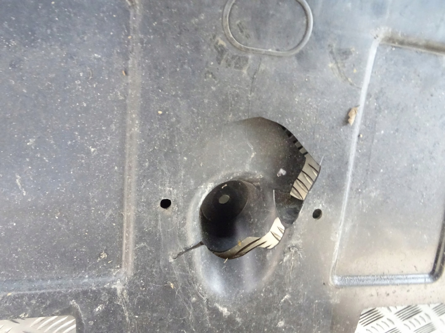 HYUNDAI I20 II cover below engine 291100C8000 1.2