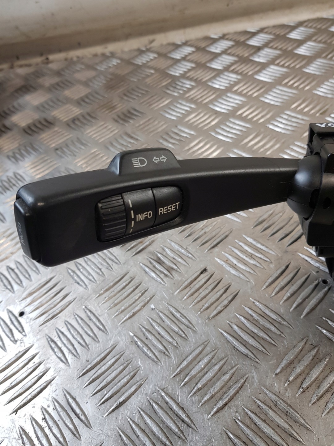 steering wheel levers and controls P30710344 + ring VOLVO V50 and 05R